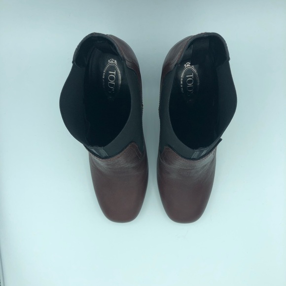 Tod’s Gomma Heel Block Heel Bootie - Picture 7 of 9
